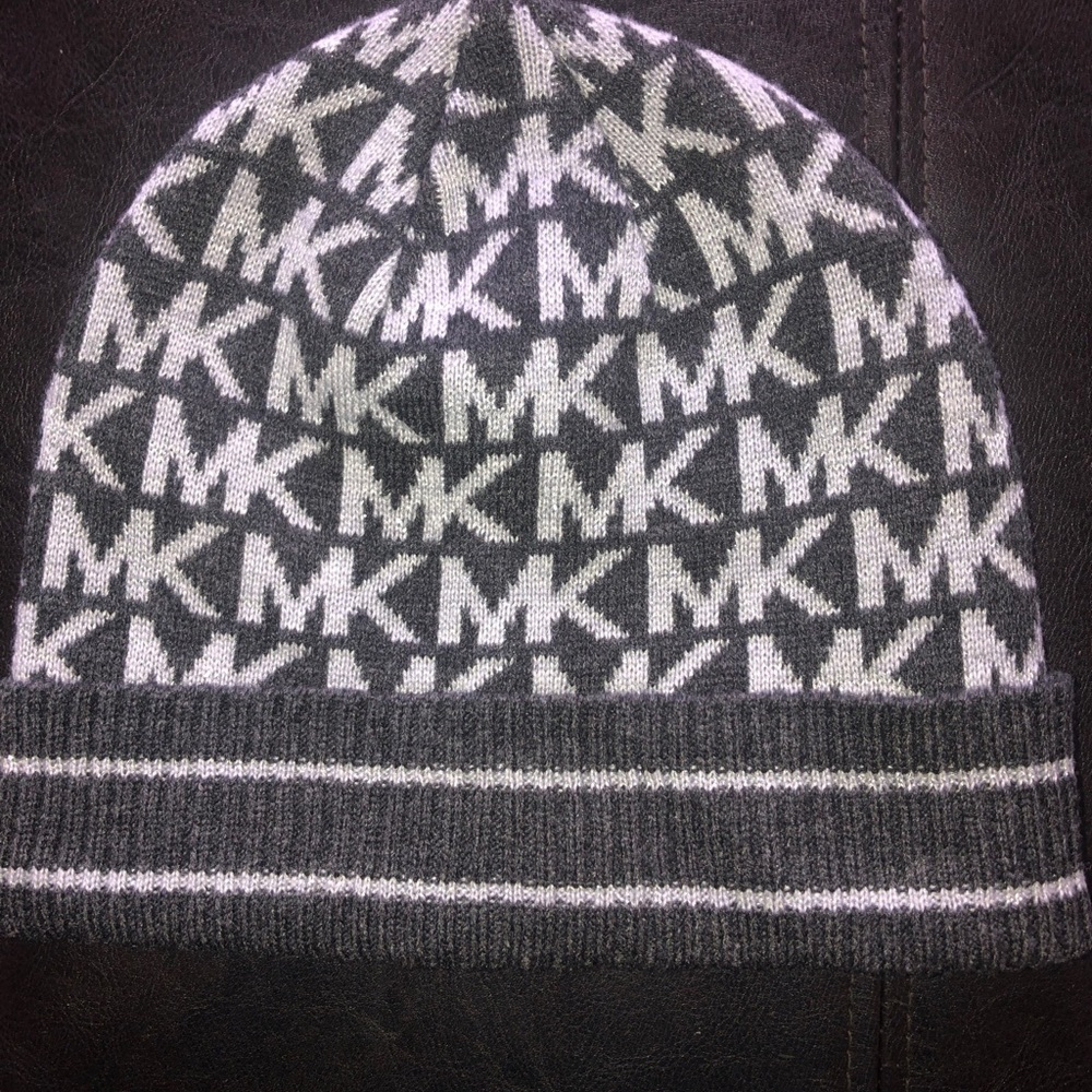 MK knit beanie. Dark grey/light grey with silver sparkles